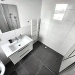 Modernes Mit Wifi, Aufzug & Kostenlos Parken El-living Apartment Augsburg