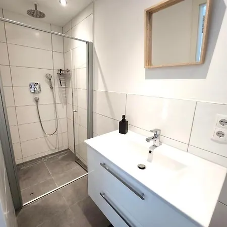 Modernes Mit Wifi, Aufzug & Kostenlos Parken El-living Appartement *